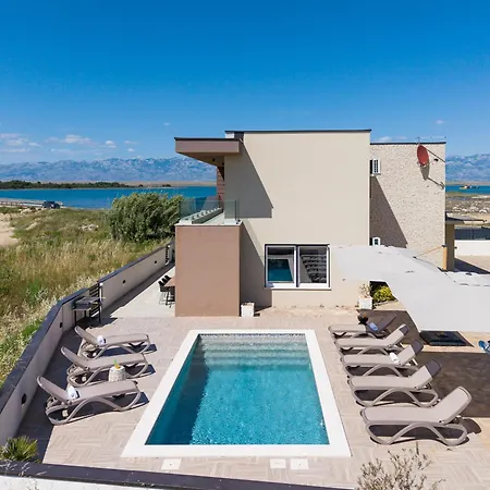 Villa Sea Gem - Beachfront With Heated Pool, *