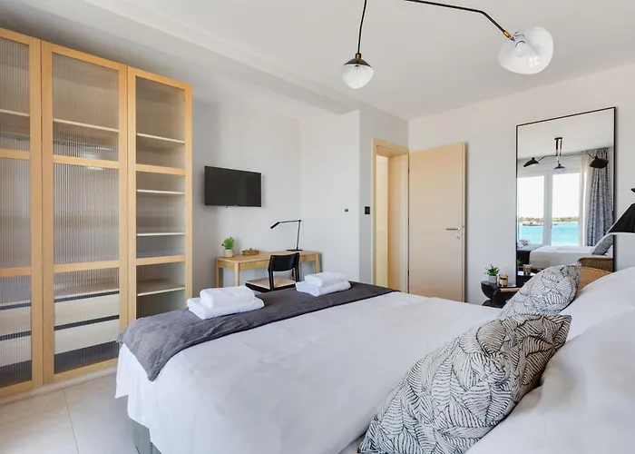 Sea Gem - Beachfront With Heated Pool, *