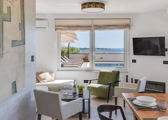 Sea Gem - Beachfront With Heated Pool, Villa
