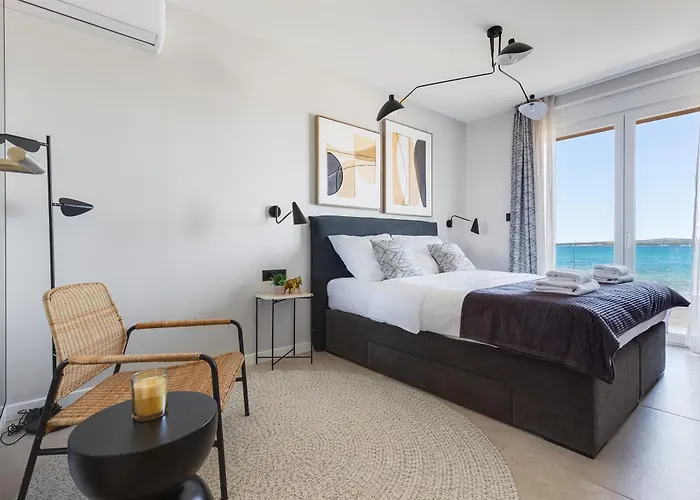 Sea Gem - Beachfront With Heated Pool, Villa Privlaka (Zadar)