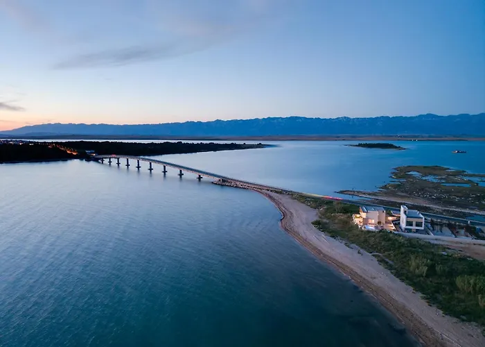 Vila Sea Gem - Beachfront With Heated Pool, Privlaka (Zadar)