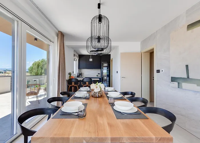 Sea Gem - Beachfront With Heated Pool, *