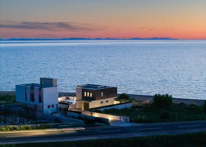 Sea Gem - Beachfront With Heated Pool, Villa *