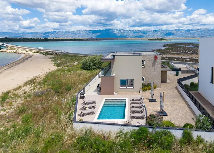 Villa Sea Gem - Beachfront With Heated Pool, Privlaka (Zadar)