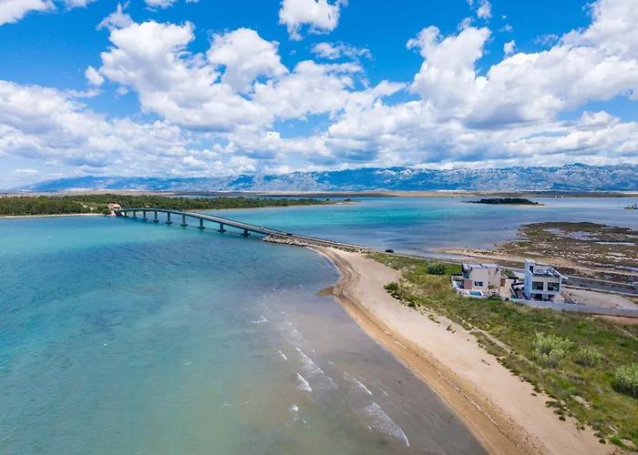 Sea Gem - Beachfront With Heated Pool,