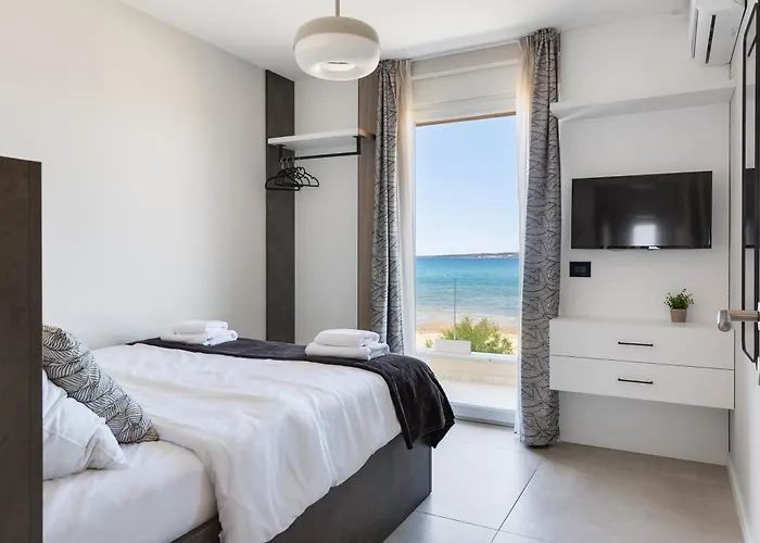 Sea Gem - Beachfront With Heated Pool, Villa Privlaka (Zadar)