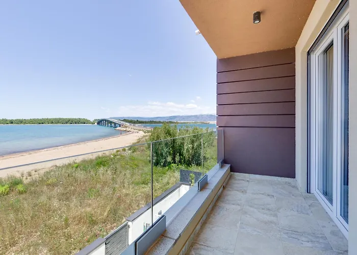 Sea Gem - Beachfront With Heated Pool, Villa