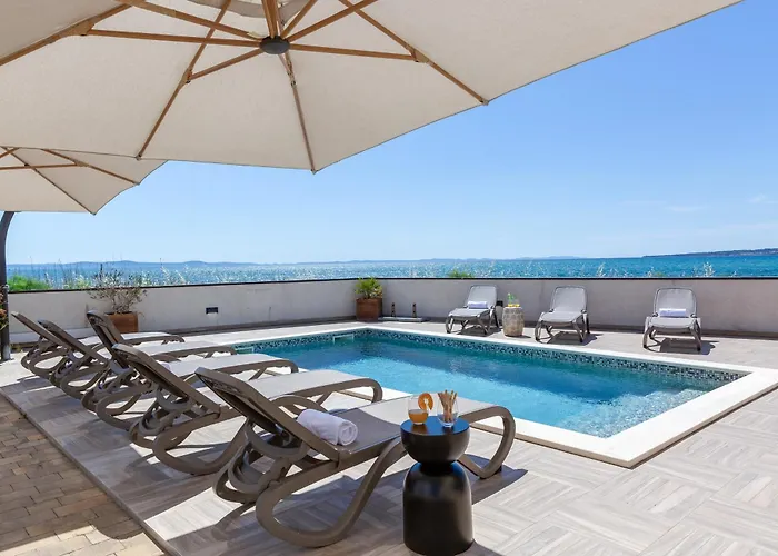 Sea Gem - Beachfront With Heated Pool, *