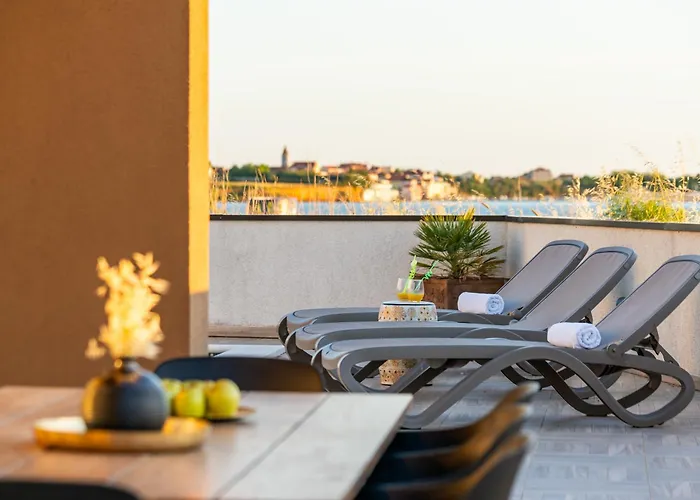 Villa Sea Gem - Beachfront With Heated Pool,