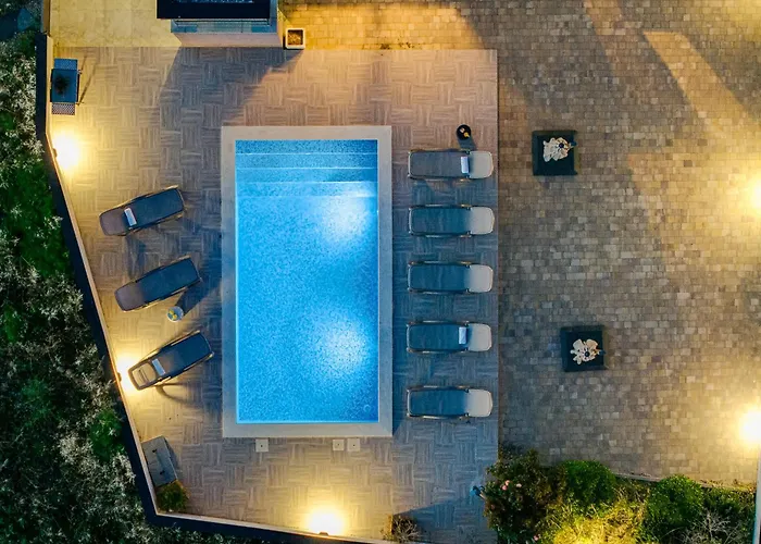 Sea Gem - Beachfront With Heated Pool, Vila Privlaka (Zadar)