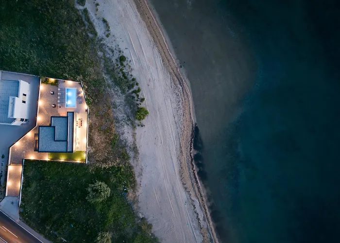 Sea Gem - Beachfront With Heated Pool, Privlaka (Zadar)