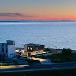 Sea Gem - Beachfront With Heated Pool, Villa *