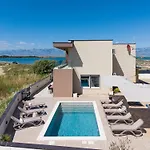 Villa Sea Gem - Beachfront With Heated Pool, *