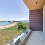 Sea Gem - Beachfront With Heated Pool, Villa