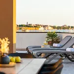 Villa Sea Gem - Beachfront With Heated Pool,