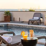 Sea Gem - Beachfront With Heated Pool, Villa