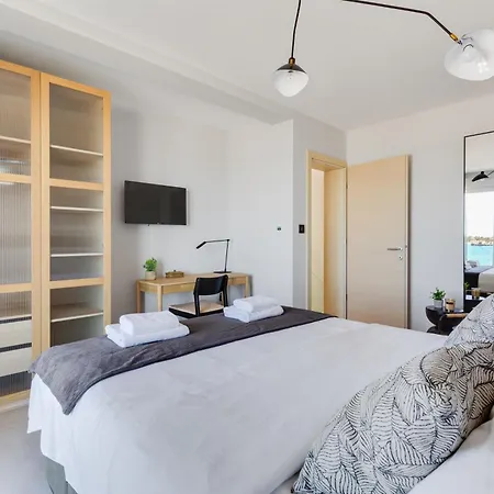 Sea Gem - Beachfront With Heated Pool, *