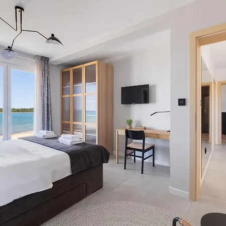 Sea Gem - Beachfront With Heated Pool, Вилла *