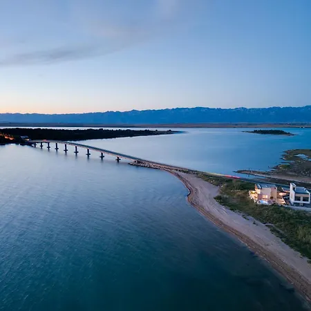Вилла Sea Gem - Beachfront With Heated Pool, Привлака