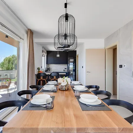 Sea Gem - Beachfront With Heated Pool, *
