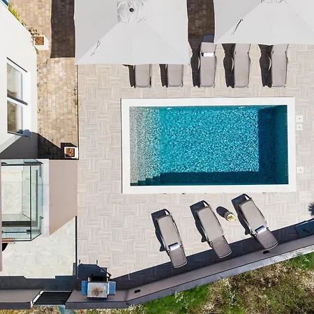 Sea Gem - Beachfront With Heated Pool, * Privlaka (Zadar)