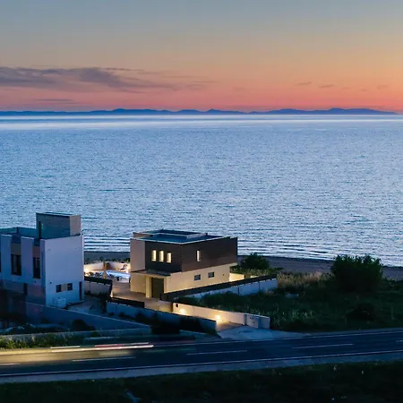 Sea Gem - Beachfront With Heated Pool, Вилла *