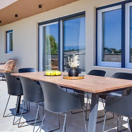 Вилла Sea Gem - Beachfront With Heated Pool, *