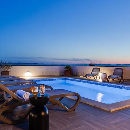 Sea Gem - Beachfront With Heated Pool, *