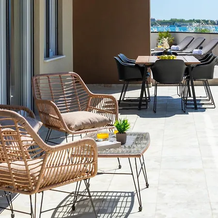 Sea Gem - Beachfront With Heated Pool, Вилла