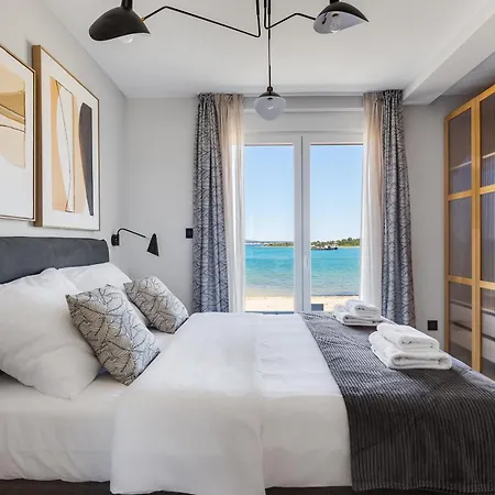 Вилла Sea Gem - Beachfront With Heated Pool, *