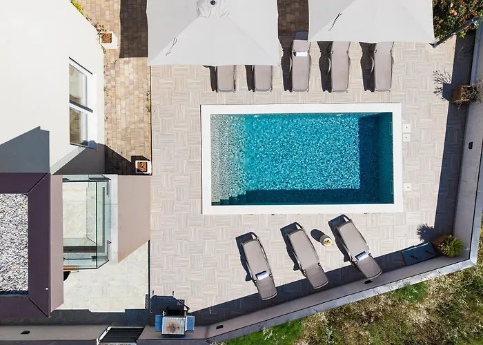 Sea Gem - Beachfront With Heated Pool, * Privlaka (Zadar)