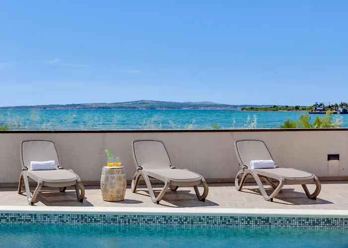 Villa Sea Gem - Beachfront With Heated Pool, *